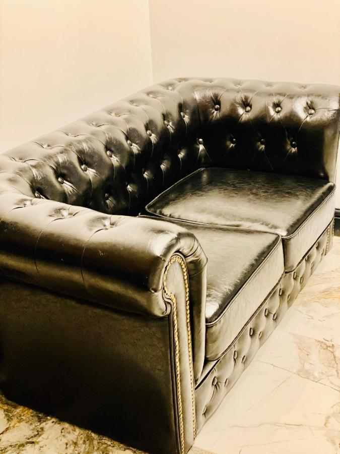 Duke And Duchess Apartments And Rooms - Private In Room Hot Tub Suites 런던 외부 사진