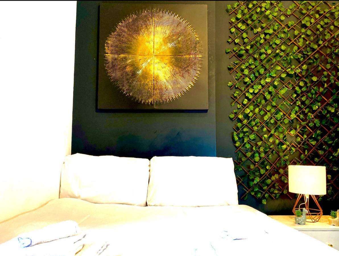 Duke And Duchess Apartments And Rooms - Private In Room Hot Tub Suites 런던 외부 사진